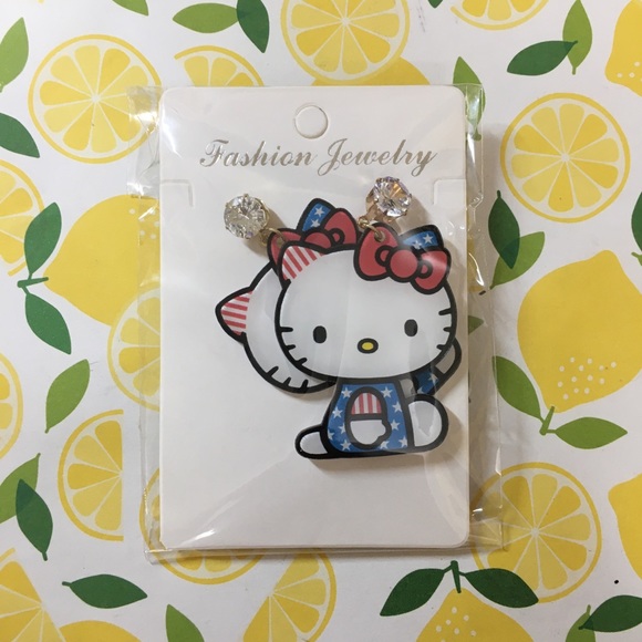 🍊NWT Sanrio Hello Kitty USA CZ Earrings - Picture 2 of 8